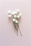 10 stk. dekorations nål med perle hvid. Ø 1 cm. Længde 6 cm.