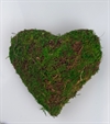 Ratan hjerte let buet med kunst mos til toppyntning.  ca. 26 cm. H ca. 8 cm