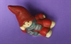 Nisse liggende. H. 5,5 cm B 8 cm.