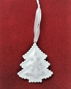 Metal. Flot Juletræ til ophængning H. Ca. 7 cm.