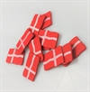 10 - 12 stk. Danske flag. Træ. Ca. 2 x 2,2 cm. Pynt i dekorationer på bordet m.m.