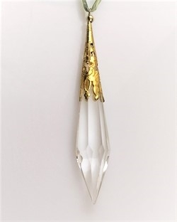 1 stk. glas prisme. Længde ca.9 cm.