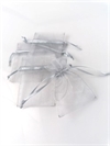 5 stk. risposer /  Organza pose til Goody bag. Put en lille gave i til dine gæster. Indpakket chokolade m.m.