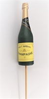  Et stk. Grøn Champagne Dekorations plast plaske. Flasken måler uden pind 13 cm. Ø bund ca. 3,5 cm.