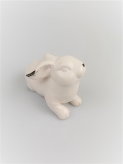Hare keramik hvid /plettet Ca. L. 9 cm. H ca. 6 cm.