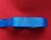 5 meter blå satin dekorations bånd. Med kant. Nemt at forme. Brede ca. 4 cm.