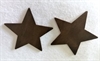 2 stk. Flade træ stjerner. Brune. Ø ca. 10 cm. Meget lette