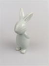 Keramik. Svag blå hare. H. 16,5 cm.