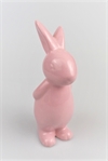  Keramik. Svag lys rød hare. H.  16,5 cm.
