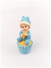 Baby dreng med kage. Dekorations pynt Ca. 9 cm.