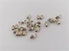 Dekorations perler. Ca. 25 stk.Længde ca. 1,1 cm. Ø ca. 0,5 cm.