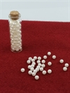 Dekorations perler Ø ca. 6 mm. Der er ca. 7 g perler.