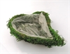 Plante hjerte. Med grøn  kunst mos. 25 x 20. Højde ca. 7 cm. kirkegårdsunderlag m.m.
