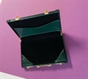 Absolut Lille grøn " kuffert" til visitkort. Ca. 5,5 cm x 8,5 cm.