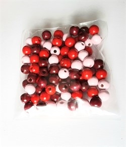 Fine Træperler i de viste farver ca. 85 stk.  Ø 8 mm.