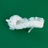 Højhælet dekorations sko med pynt. Evt. til ophængning m.m. Hvid. Længde ca. 8 cm. H. Ca. 9 cm.