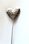  1 stk. Metal hjerte på metalpind Ø ca. 7 cm. Pind + hjerte ca. 30 cm.