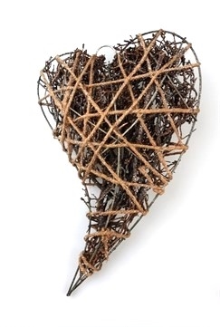 Skævt hjerte med glimmer. Ca. 35 x 20 cm. Tykkelse ca. 7 cm.