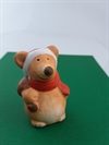 Bamse med julehue. Støbt. H. ca. 7 cm.