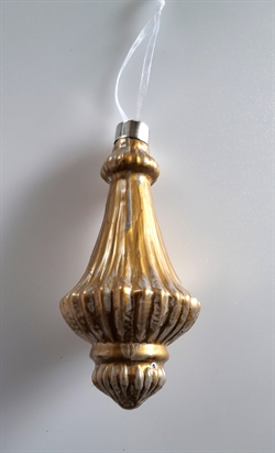 Glas ornament for ophængning. H. ca. 15 cm.