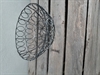 Metal halv kugle.  sort/hvid Ø 20 cm. Stabil.