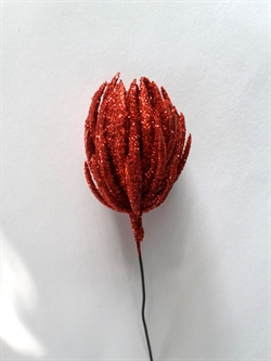 Glitter deko. Rød på tråd. Stikpynt. Flot i dekorationer m.m. H. Ca. 7 cm. + Tråd 