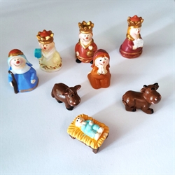 8 stk. Krybbespil figurer. H. 3  cm.