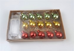 Lyskæde med små kulørte glaskugler. L ca. 180 cm. Bruger 2 x AA batterier