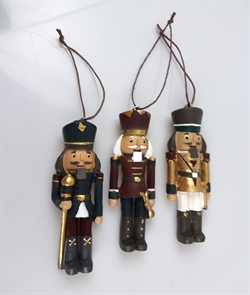 3 stk. Nøddeknækker for ophængning. H ca. 9,5 cm. God kvalitet.