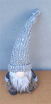 Nisse med grå hue. H. Ca. 30 cm med hue.