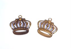 2 stk. Dekorationskroner. Guldfarvet metal.H. ca. 4 cm.B. Ca. 4,5 cm