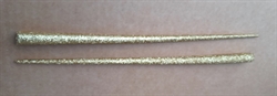 2 stk.Guldfarvede smalle glitter dekorations kegler. Ø i bunden af keglen ca. Ø 1 cm. Længde ca.25 cm.