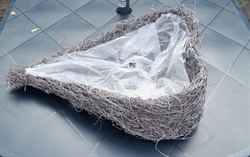 Stort. Hjerte underlag. Ca. 50 x 33 x 14 cm.