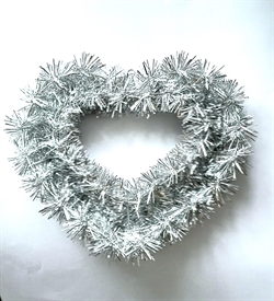 Sølv Lametta hjerte. Evt. for ophængning. Ø ca.26 cm.