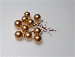 10 stk. Dekorations bær / kugler på tråd. Ø ca. 1,8 cm.