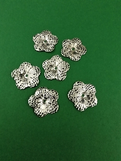 6 stk metal sølvfarvede blomster. Ø ca. 3,3 cm.