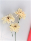 3 Stk. Dekorations blomster på tråd. Velegnet ude som inde. Ø ca. 3 / 4 cm. Sart creme / råhvid.