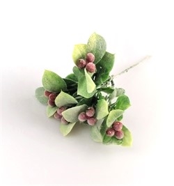 Kunstige røde bær og blade på tråd. Frost look. Ø samlet ca. 6 cm. Består af består af 5 små buketter, kan deles.