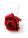 Et stk. Rød skum rose på tråd. Ø ca. 5 cm.