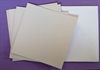 4 stk. store grå dobbelt kort med kuvert.Kort måler  20,5 x 20,5 cm. Hvide Kuvert måler 22 x 22 cm.