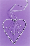 Metal dekorations hjerte med perler Ø Ca. 13 cm.