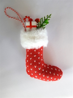 Jule sok med pynt  til ophængning. H ca. 14 cm.