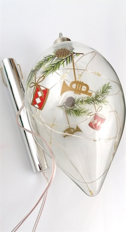 Glas ornament med LED . 16 cm. Til indendørs brug. Bruger 2 x AAA batterier.