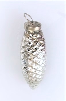 Stor sølvfarvet glas " kugle " Kogle. Længde 16 cm. Rustik look.