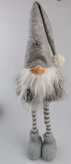 Nisse i grå farver. H ca. 44 cm.