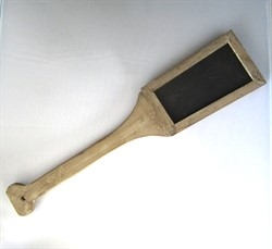 prisskilt med tavle Længde ialt 38 cm. Skrivefelt ca. 6x12 cm.